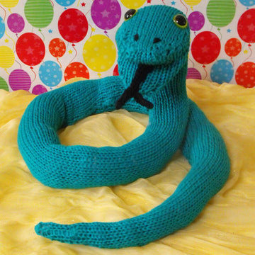 NURSERY SIDNEY SNAKE  TOY KNITTING PATTERN - MADMONKEYKNITS