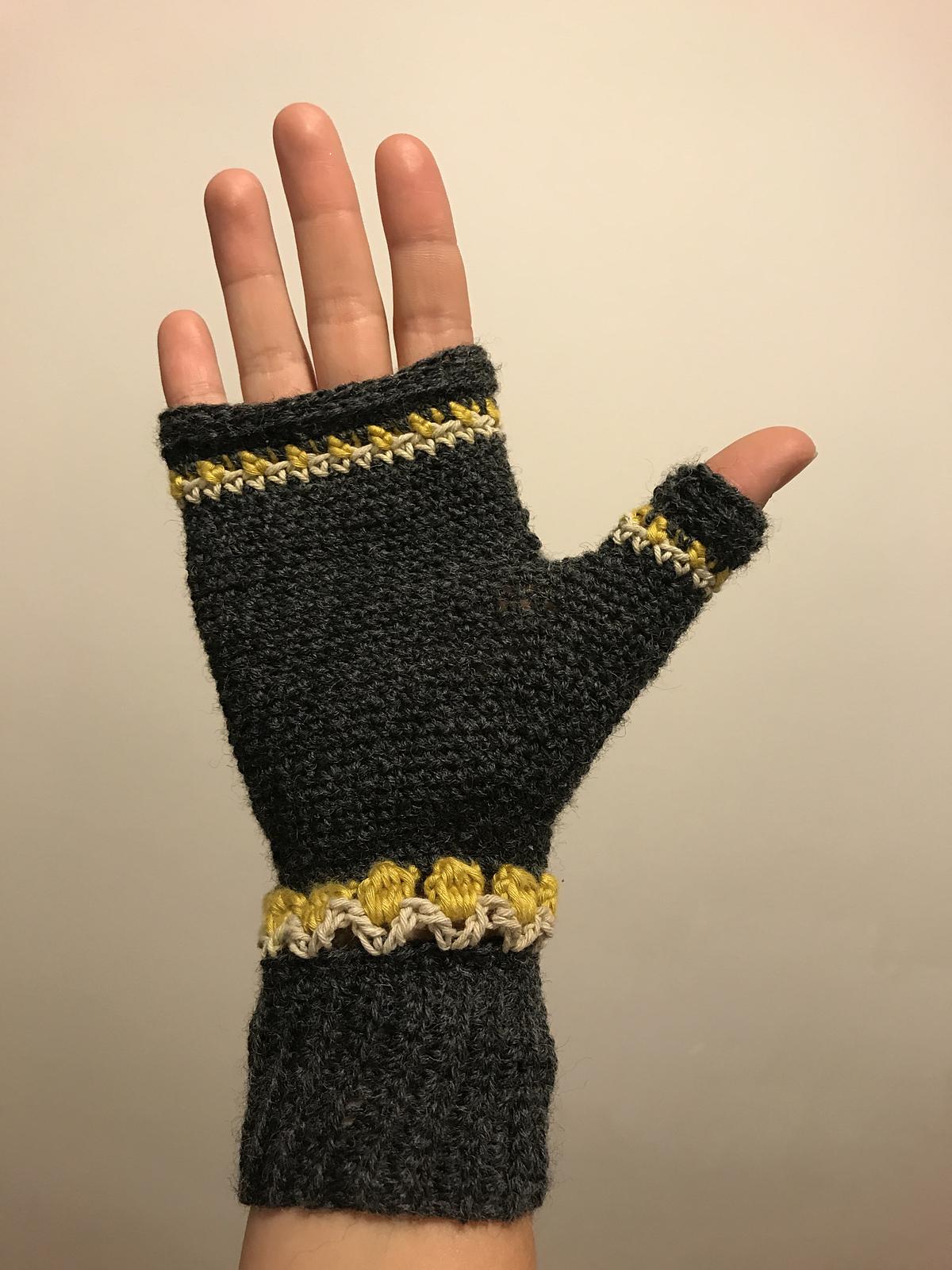 Tulip Fingerless Mittens