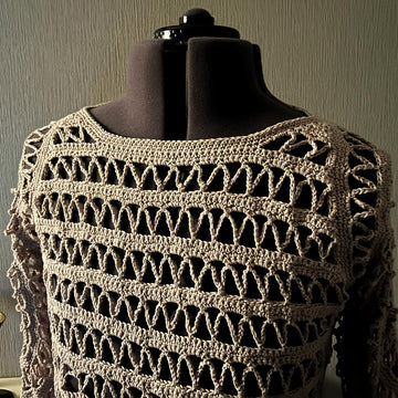 Circle Sleeve Raglan Shirt