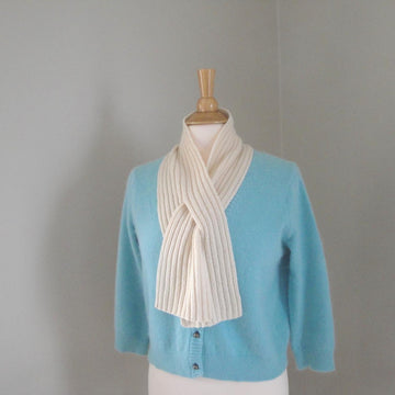 Ribbed Keyhole Scarf