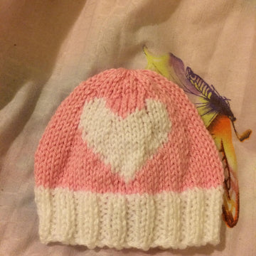 Cute Newborn Baby Beanie's Knitting Pattern Book