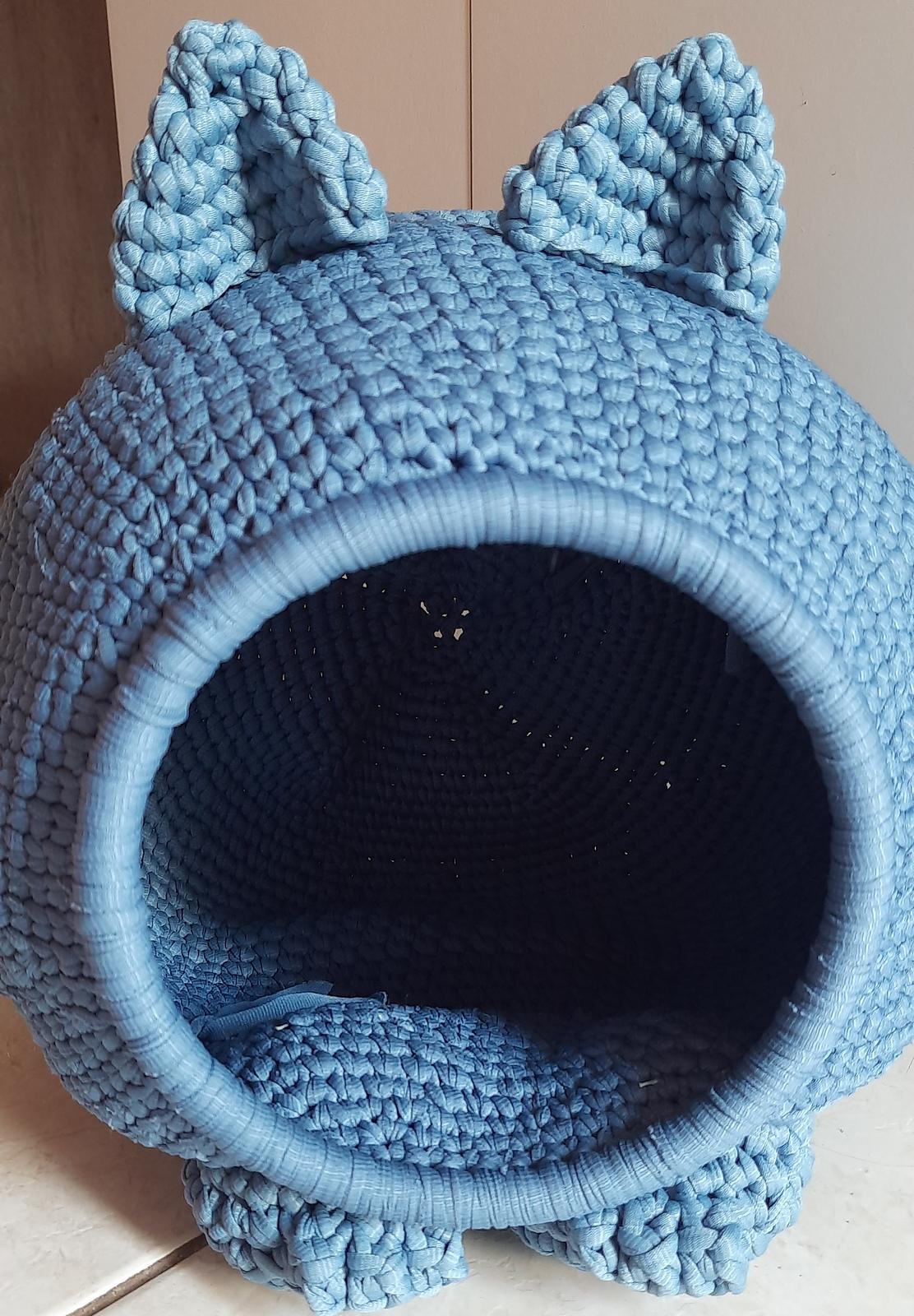 Cat cave paws and ears
