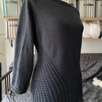 Meladora Pullover