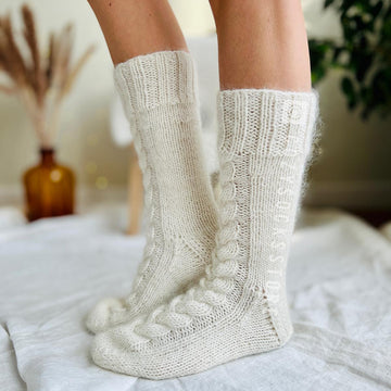 Cable knee socks