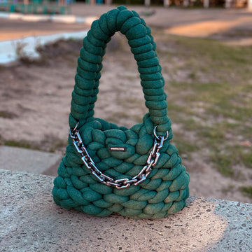 Bag with chunky yarn