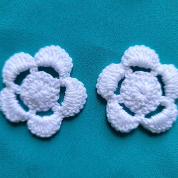 White small flower crochet pattern