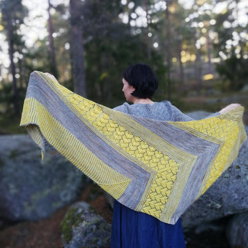 Kanttarelli Shawl