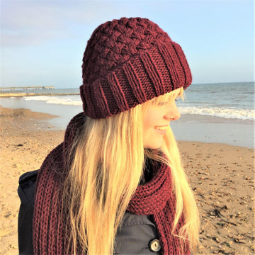 “Yvonne” scarf, hat and gloves