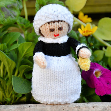 Miniature Florence Nightingale Doll Knitting Pattern - Toy Knitting Pattern