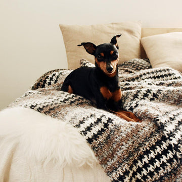 Houndstooth Cabin Throw
