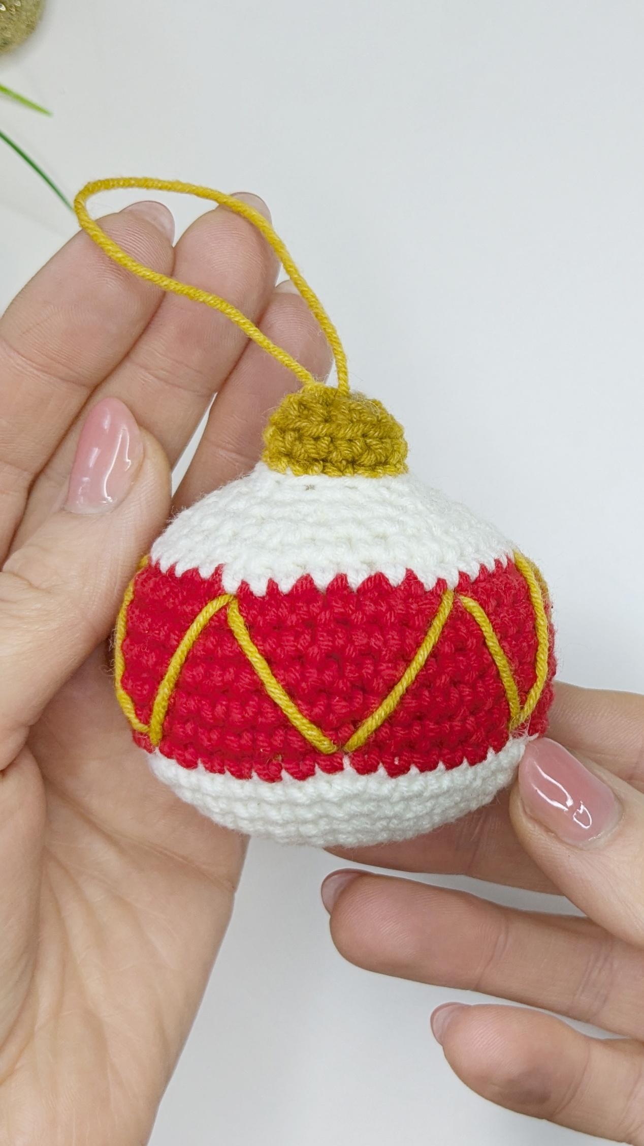 Crochet Christmas Baubles, Easy Crochet Ornament Pattern