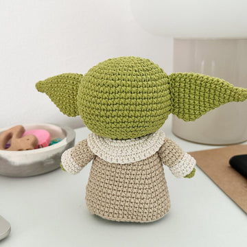 Baby Yoda crochet pattern