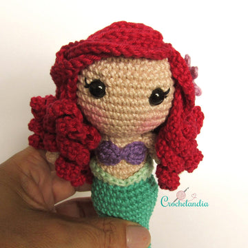Ariel Mermaid amigurumi doll - crochet pattern by Crochelandia
