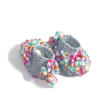 Baby booties . The Sweet Ruffle Booties