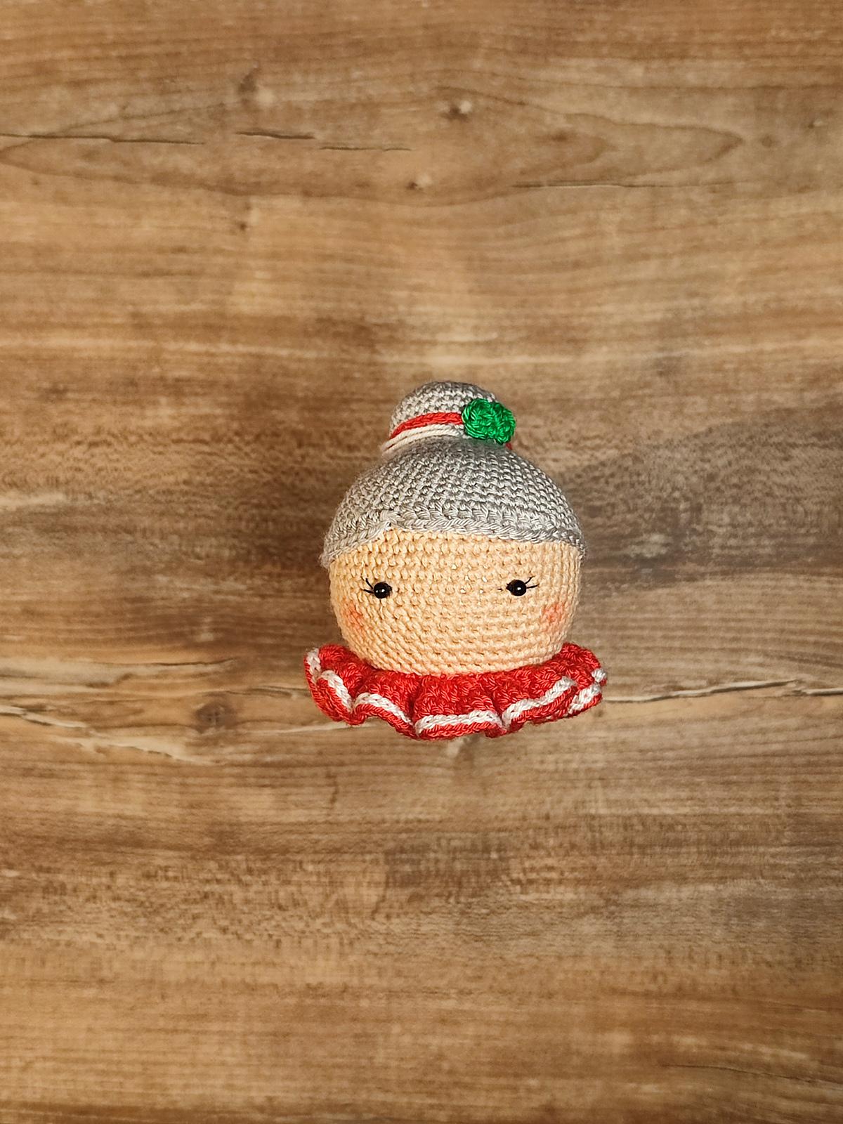 Mrs. Sandy Claus Crochet Bauble Pattern