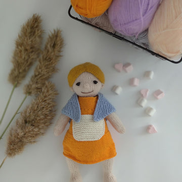 Granny knitting pattern and kitty