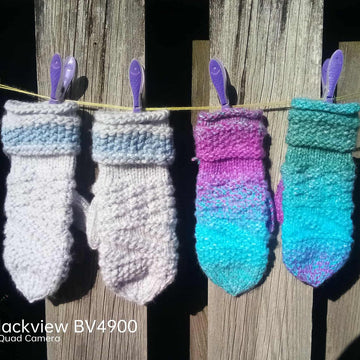 Wild Island Textured Mittens
