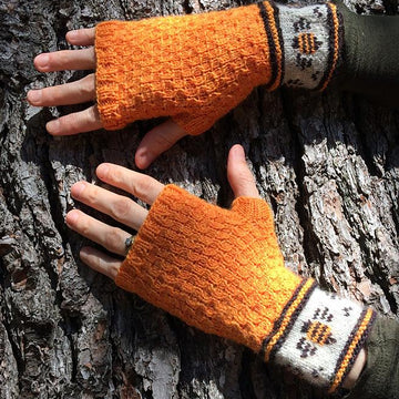 Bee Fingerless Mitts