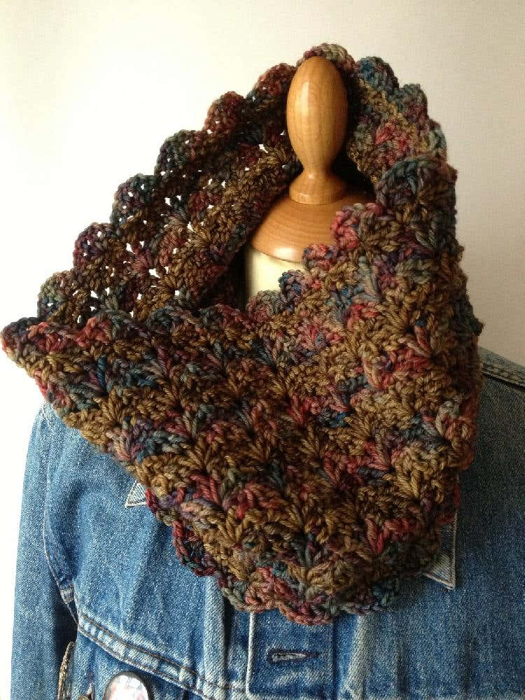 Theme & Variegations Cowl