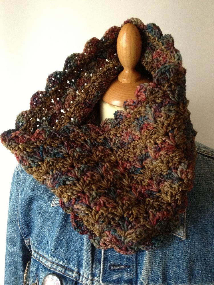 Theme & Variegations Cowl