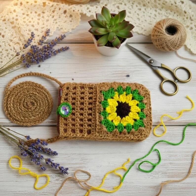 Crochet Phone Bag with Pocket Pattern – Crossbody Pouch PDF + Video Tutorial