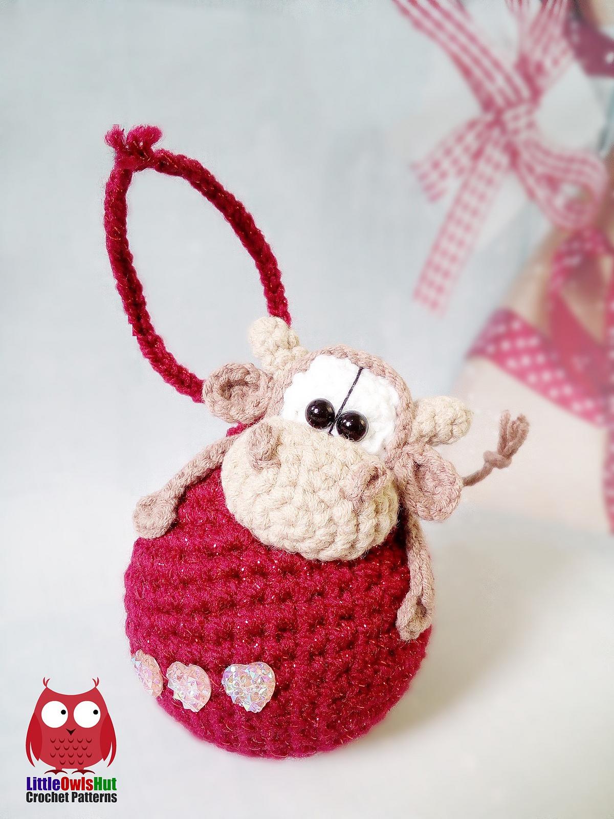 280 Cow, Bull on a bauble
