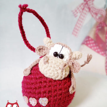 280 Cow, Bull on a bauble