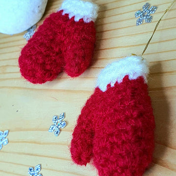 Mini Christmas mittens tree ornament