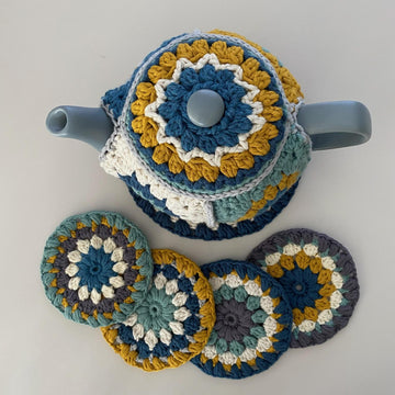 Grandma Tea Cosy with coasters
