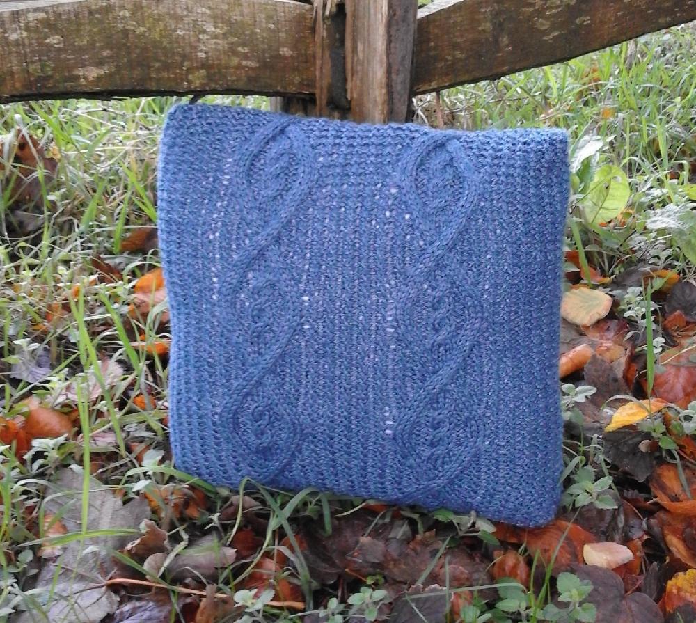 Starburst and cabled cushion covers