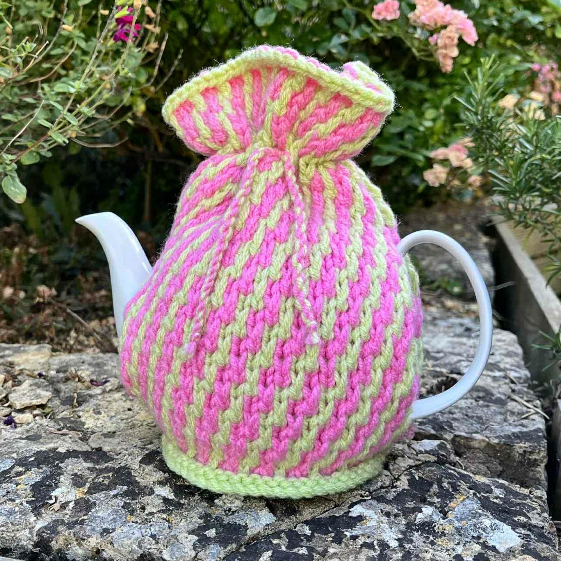 Marshmallow 4 Cup Teapot Cosy Knitting Pattern