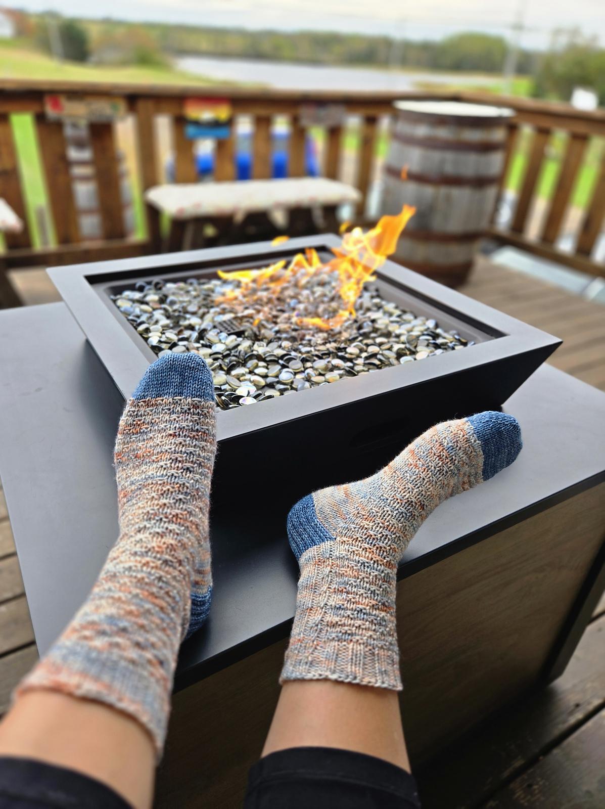 Canoodling Socks