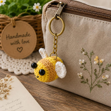 Crochet Bee Keychain – PDF Pattern + Video Tutorial