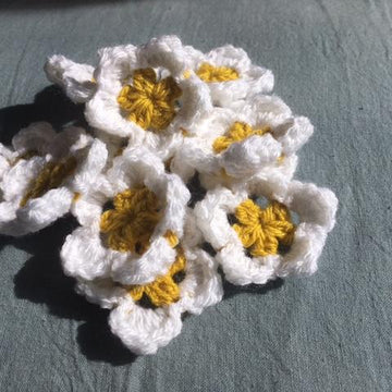 Daisy chain head band