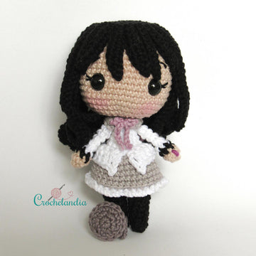 Homura amigurumi doll - crochet pattern by Crochelandia