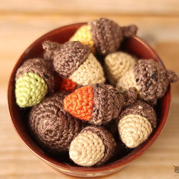 Acorns in Three Sizes