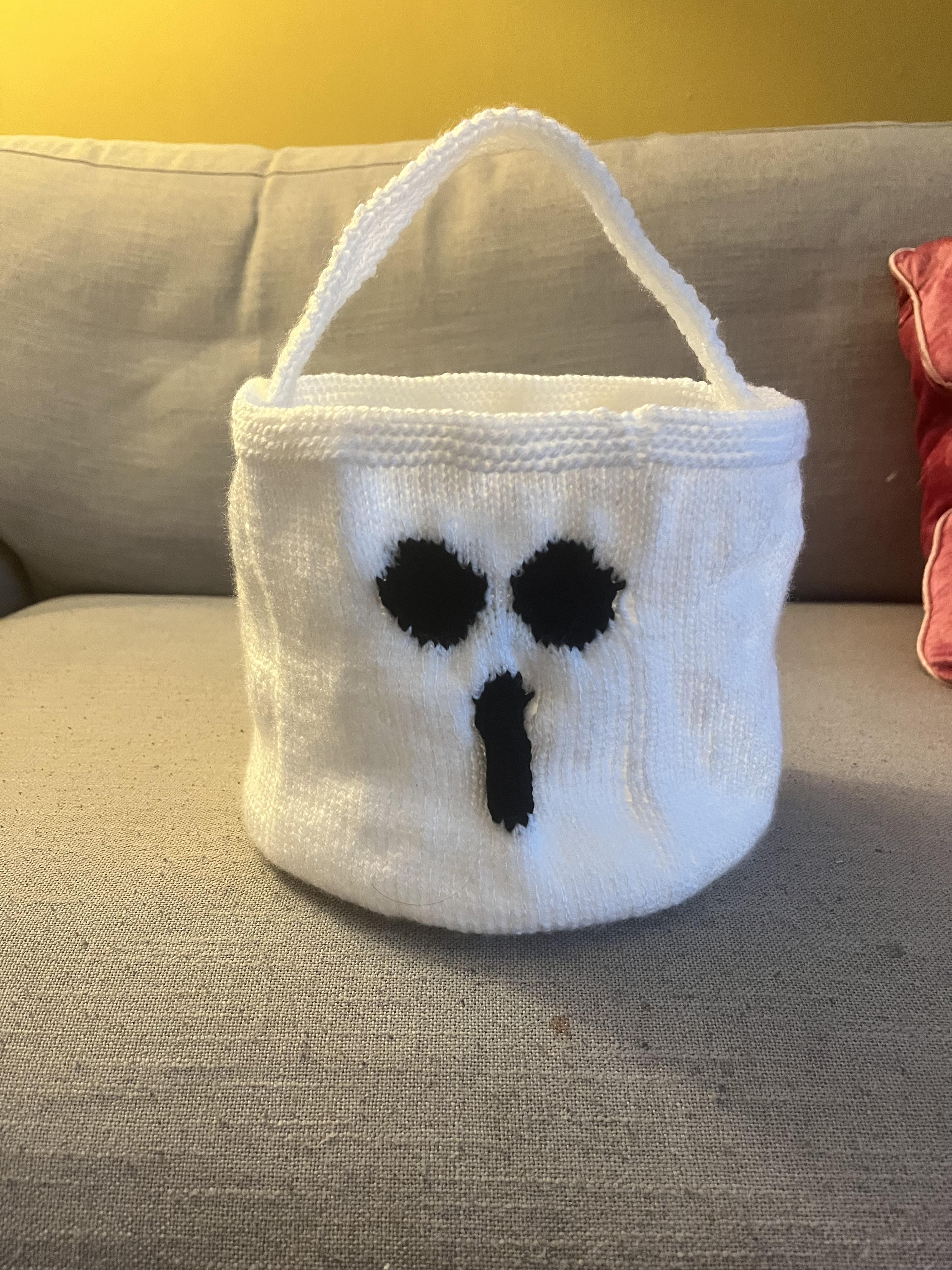 Ghost trick or treat knit bucket bag