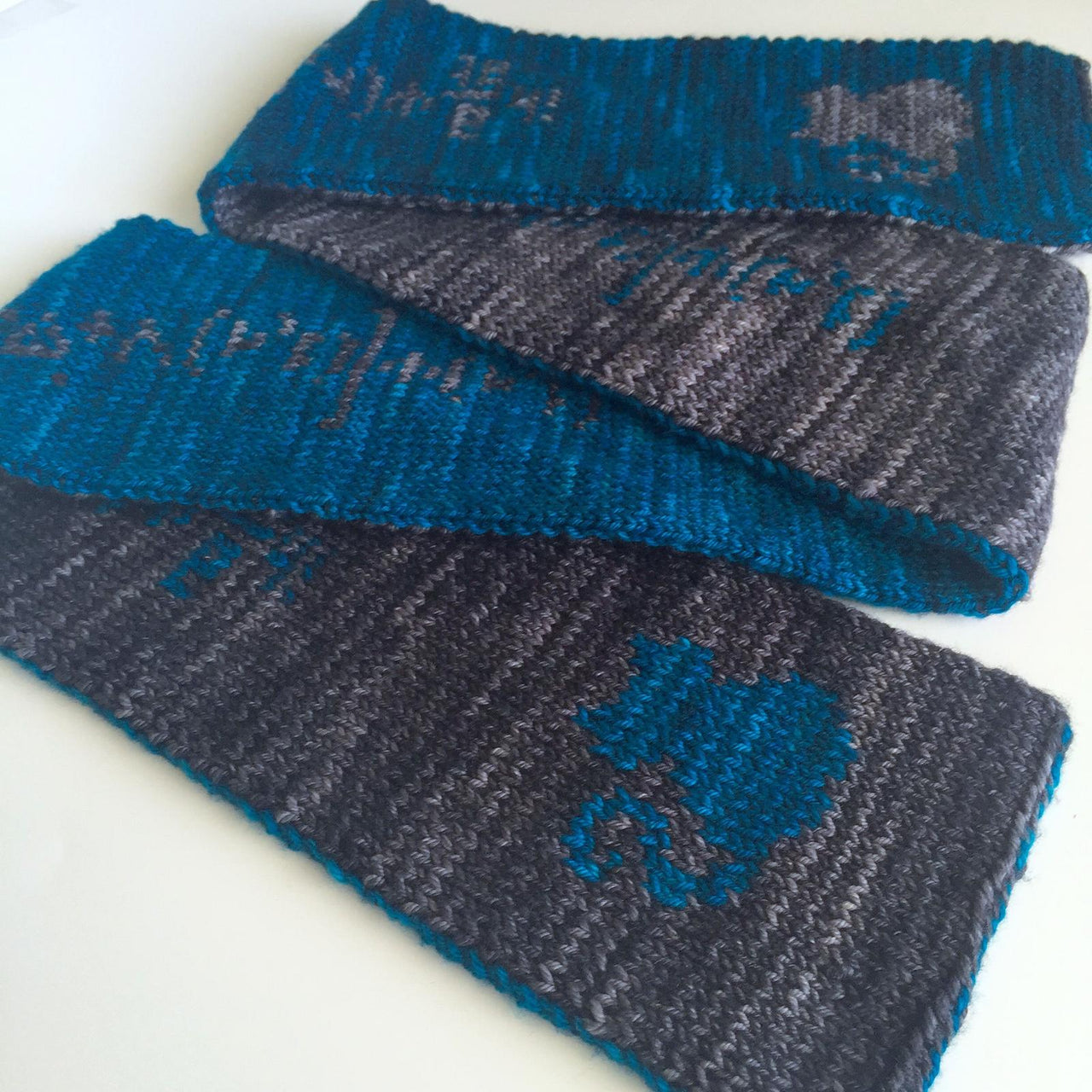 Schrödinger's scarf