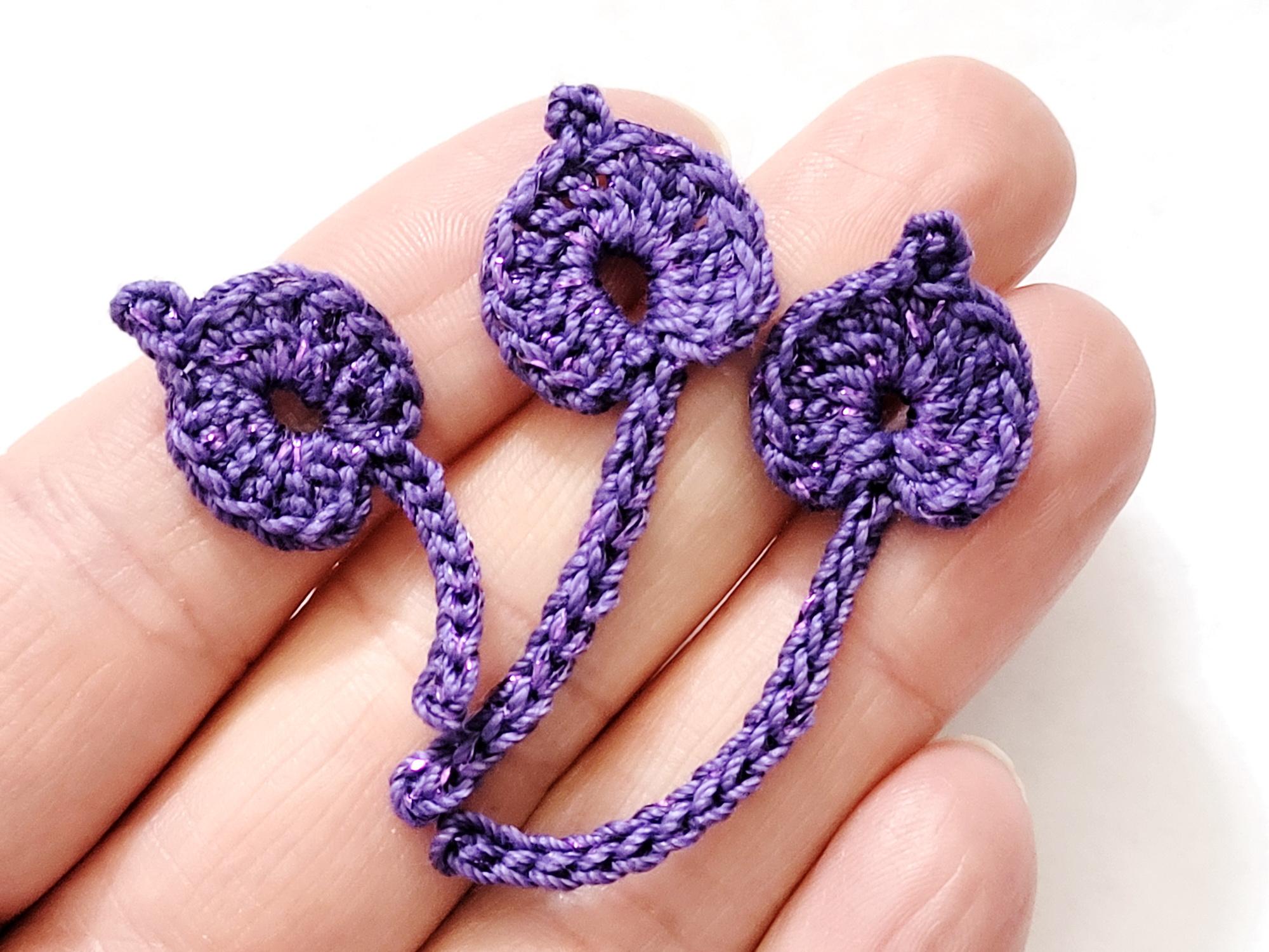 Crochet white vine pattern