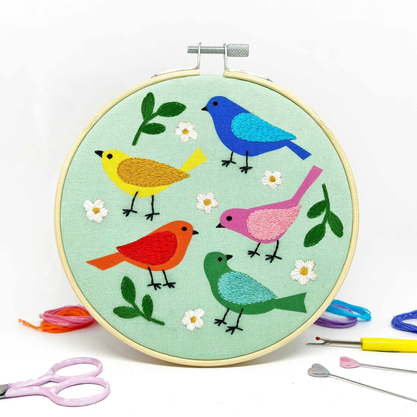 The Make Arcade Garden Birds Large Embroidery Kit - 6in