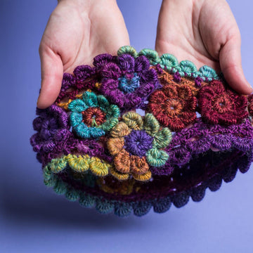 Lovers of flowers ear warmer