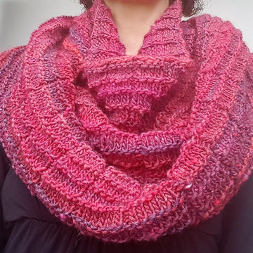 Narelle - seamless textured cowl