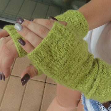 Busy Bee Society Mitts