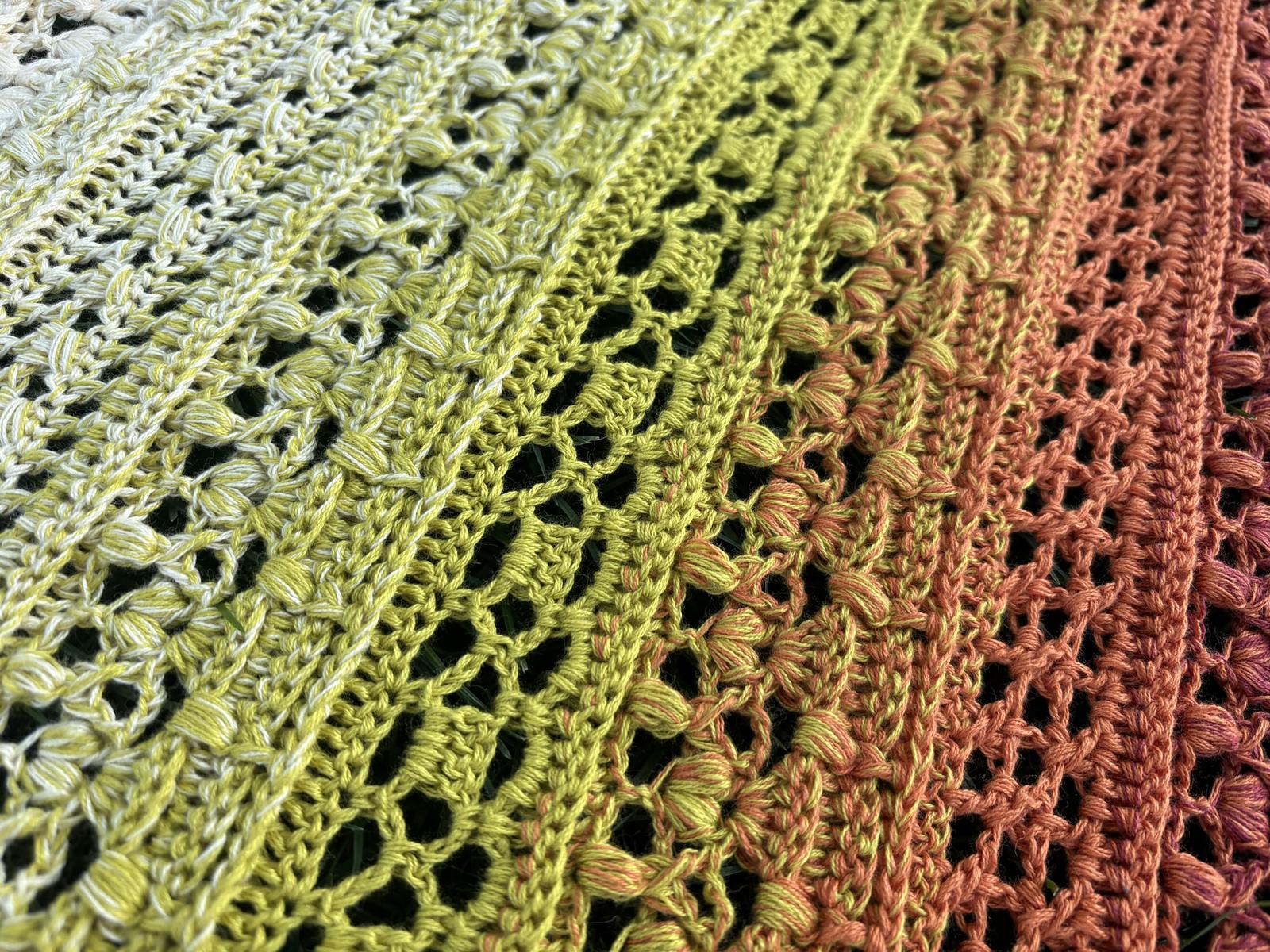 Triangular Scarf "Tiasa"
