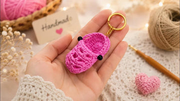 Crochet Crocs Keychain Pattern | Mini Shoe Keychain PDF Crochet Pattern