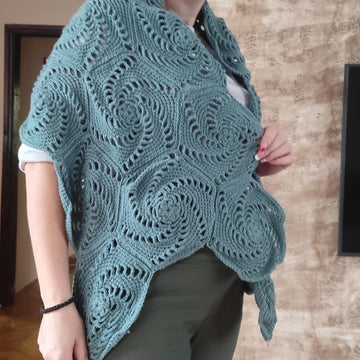 Spiral hexagon pocket scarf