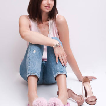 Pom pom slippers