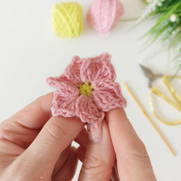 Flowers with leaves crochet pattern
