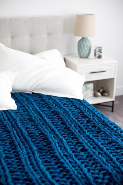 Arm Knit Ribbed Blanket