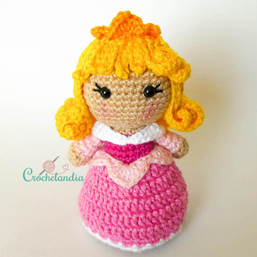 Aurora amigurumi doll - crochet pattern by Crochelandia